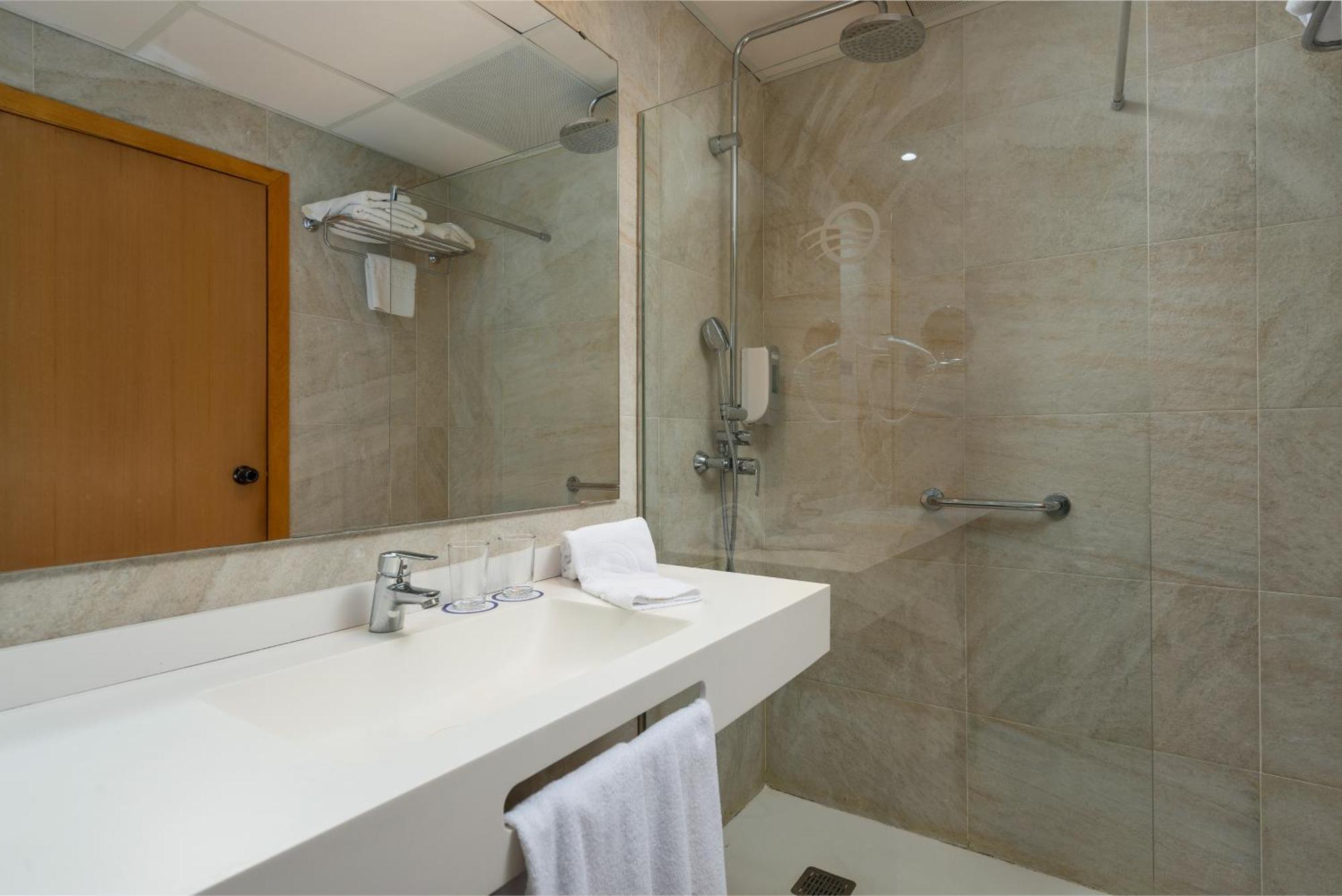Double or Twin Room with Extra Bed and Balcony (3 Adults),1009293427:JPEG
