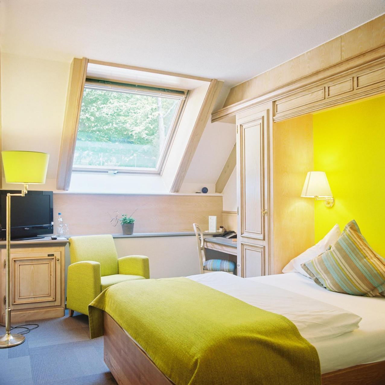 Standard Double Room,1371556499:JPEG