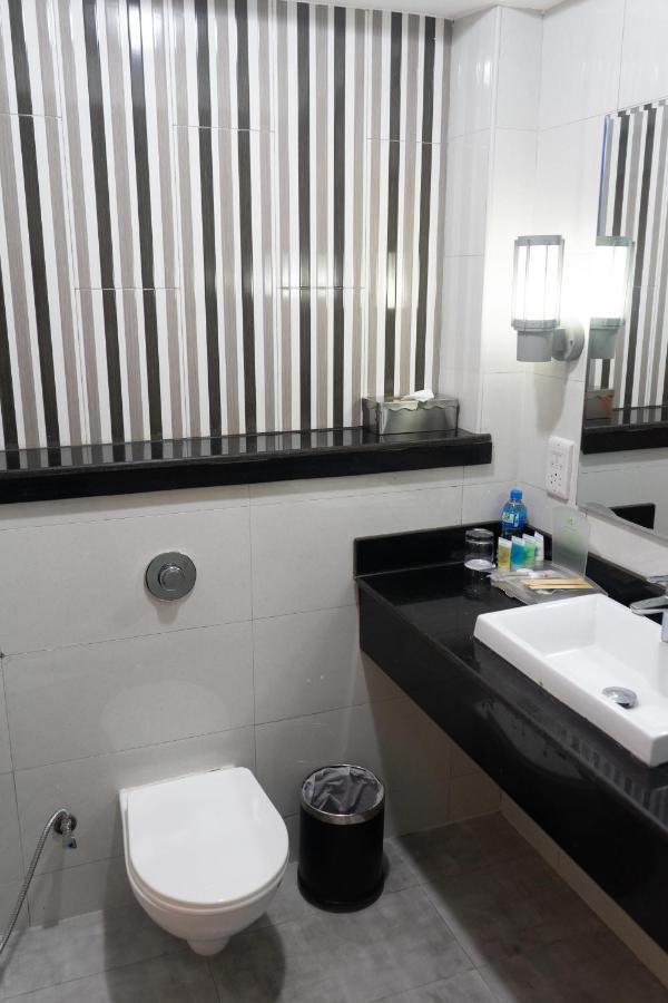 Premium Double Room - Lounge Access/Smoking,1019970100:JPEG