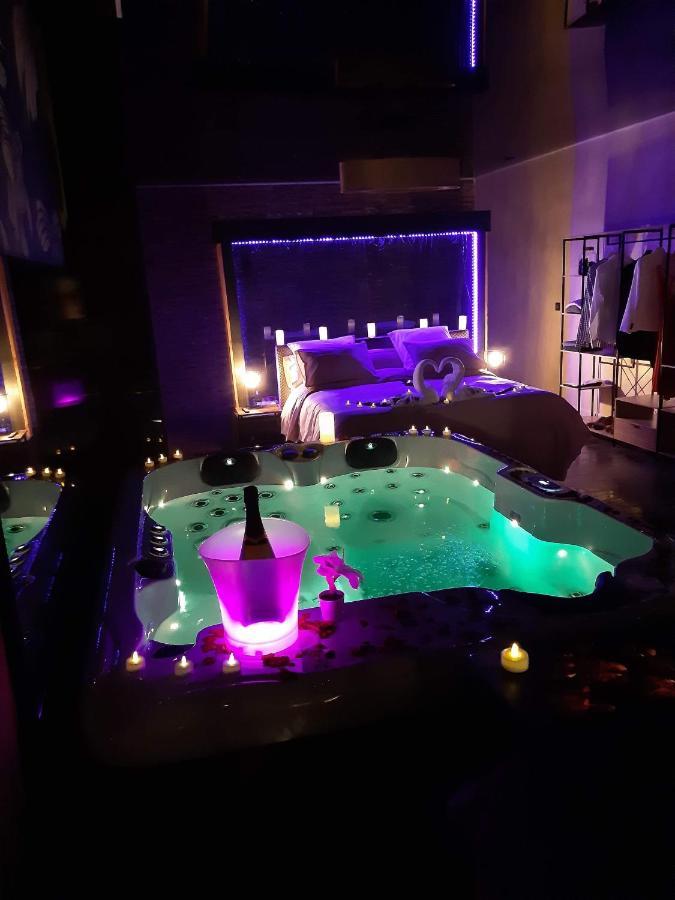 Deluxe Room,1042780378:JPEG