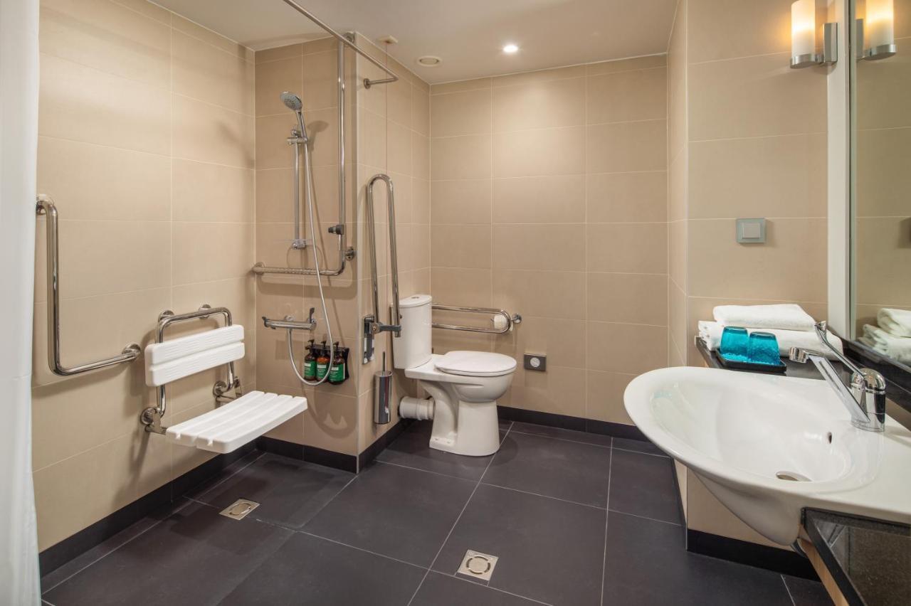 Queen Room - Accessible,1274830378:JPEG