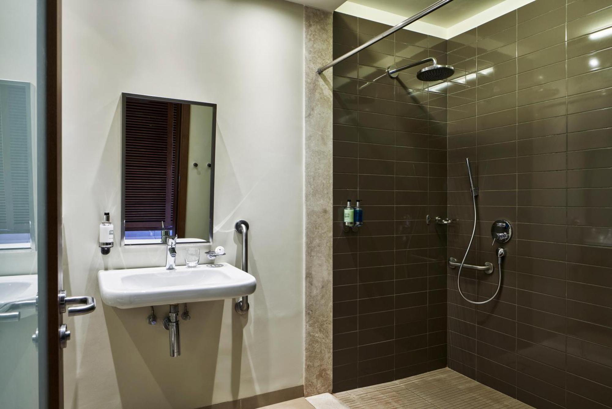Chambre Lits Jumeaux Deluxe pour Personnes à Mobilité Réduite avec Entrée au Parc Aquatique