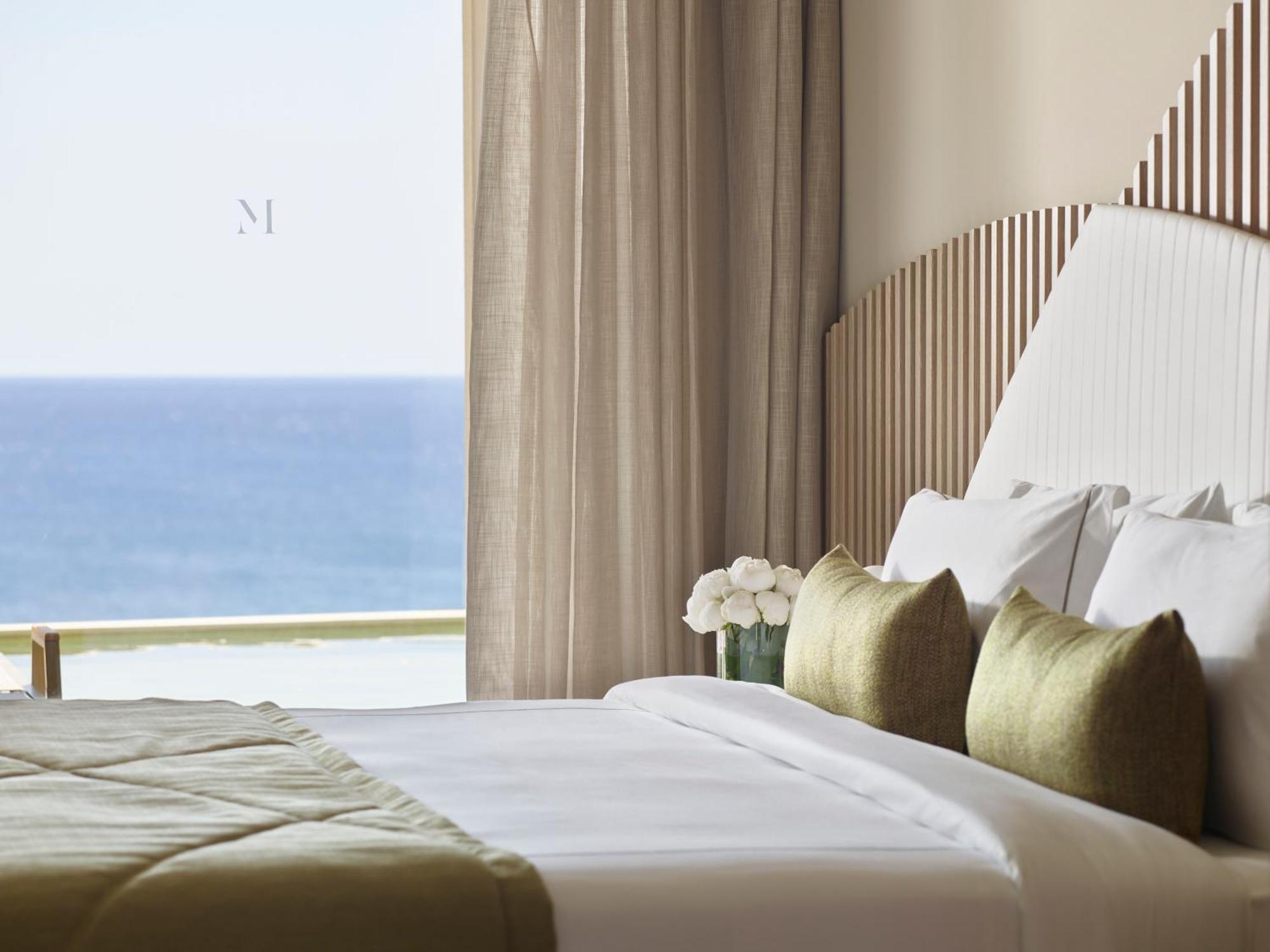 Suite Junior avec Piscine Commune - Vue sur Mer