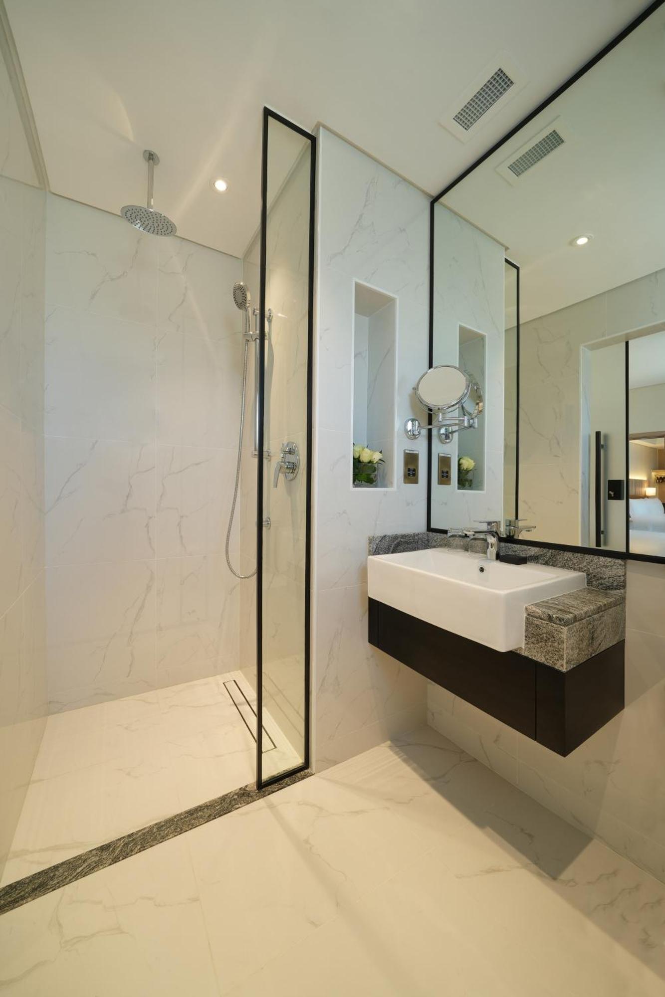 Chambres Communicantes Familiales avec Lit King-Size et Lits Jumeaux