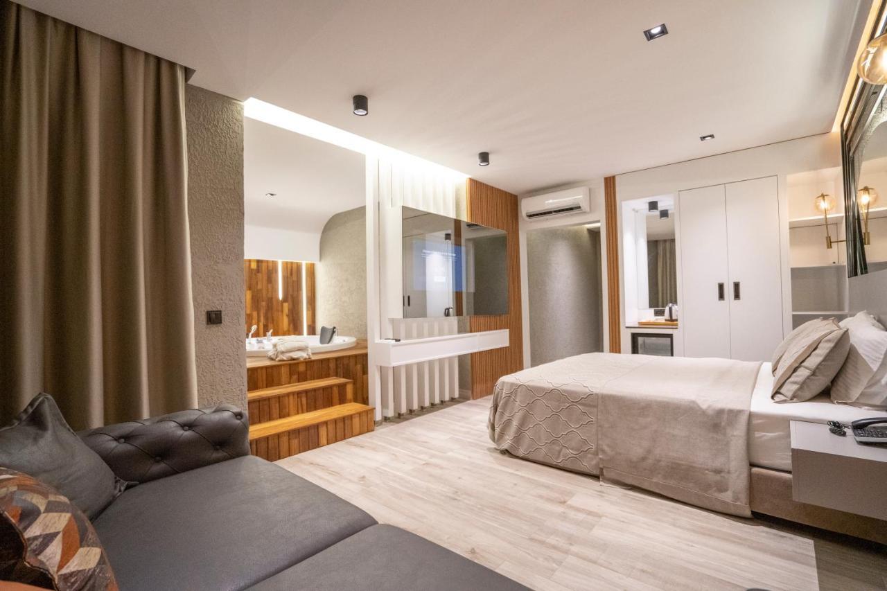 Quadruple Deluxe Room Jacuzzi,1299245365:JPEG