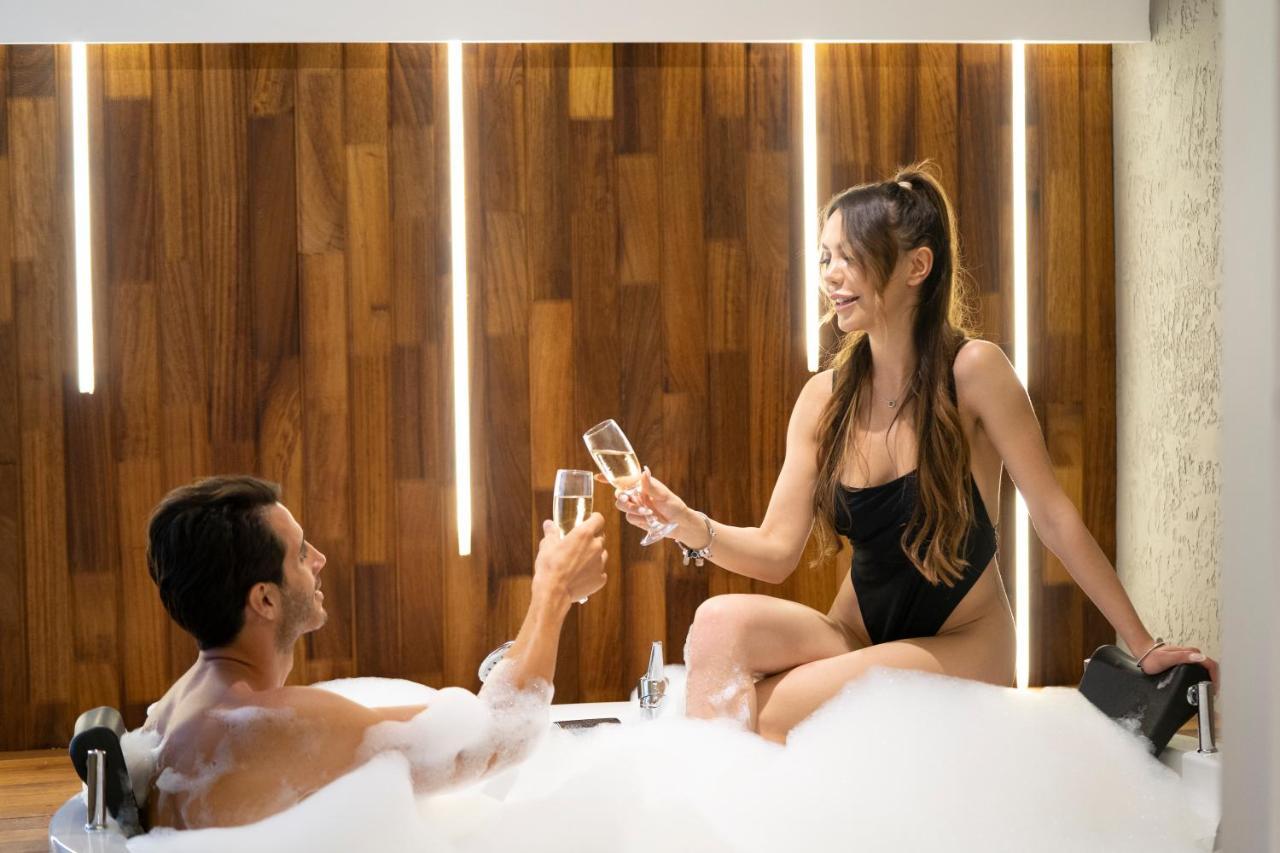King Deluxe Room Jacuzzi,1299229561:JPEG