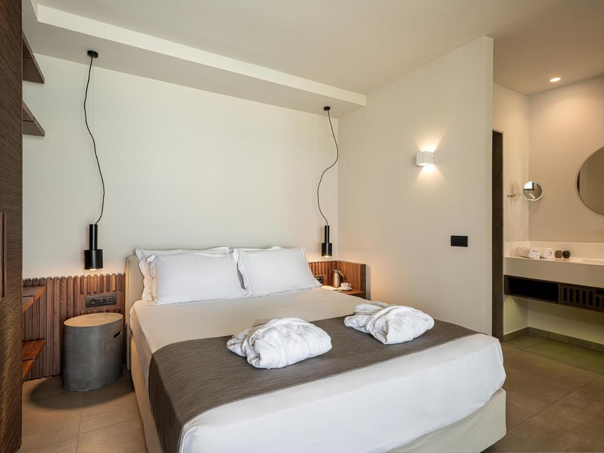 Suite with Private Pool,1310102098:JPEG