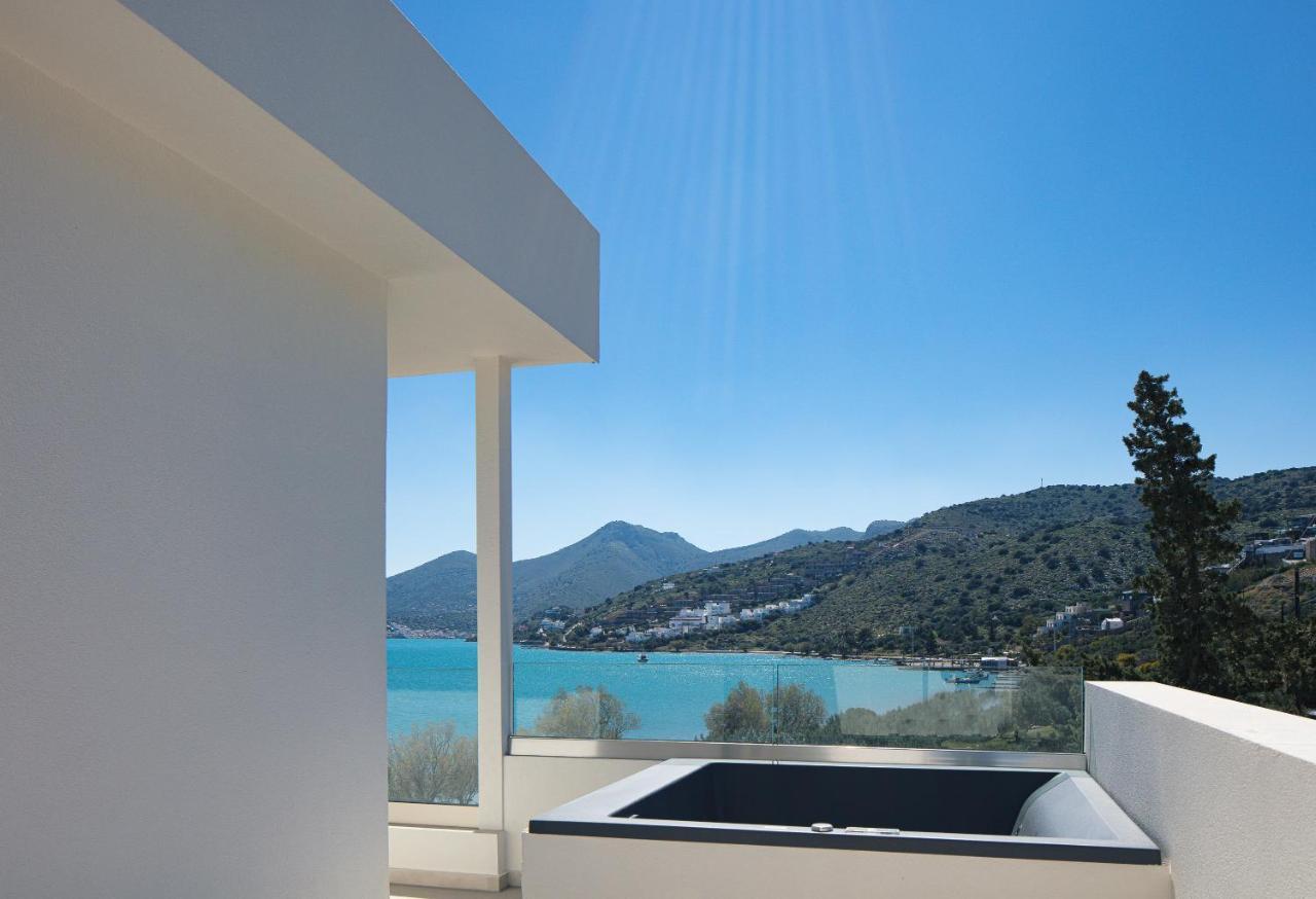 Deluxe Double Room with Side Sea View,1414773621:JPEG