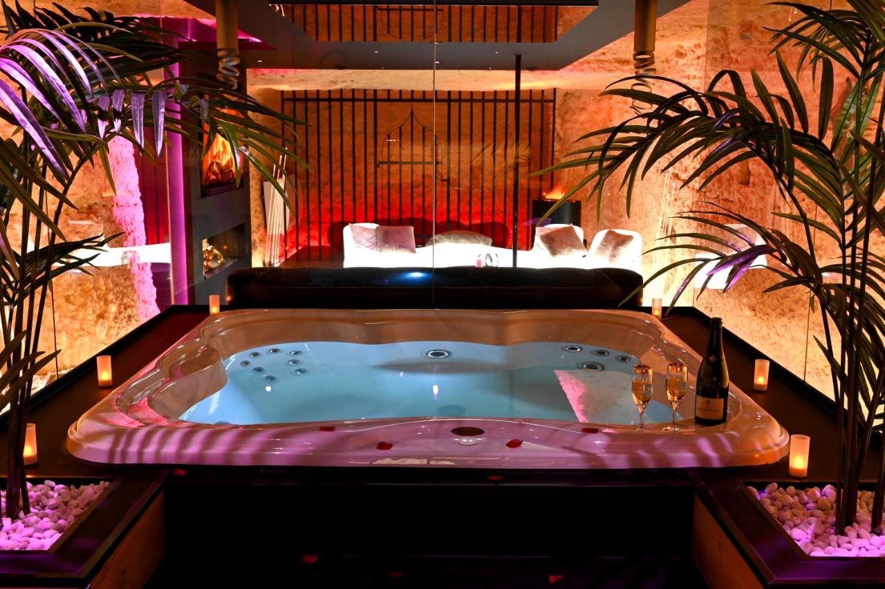 Suite Hot Tub,1411321958:JPEG