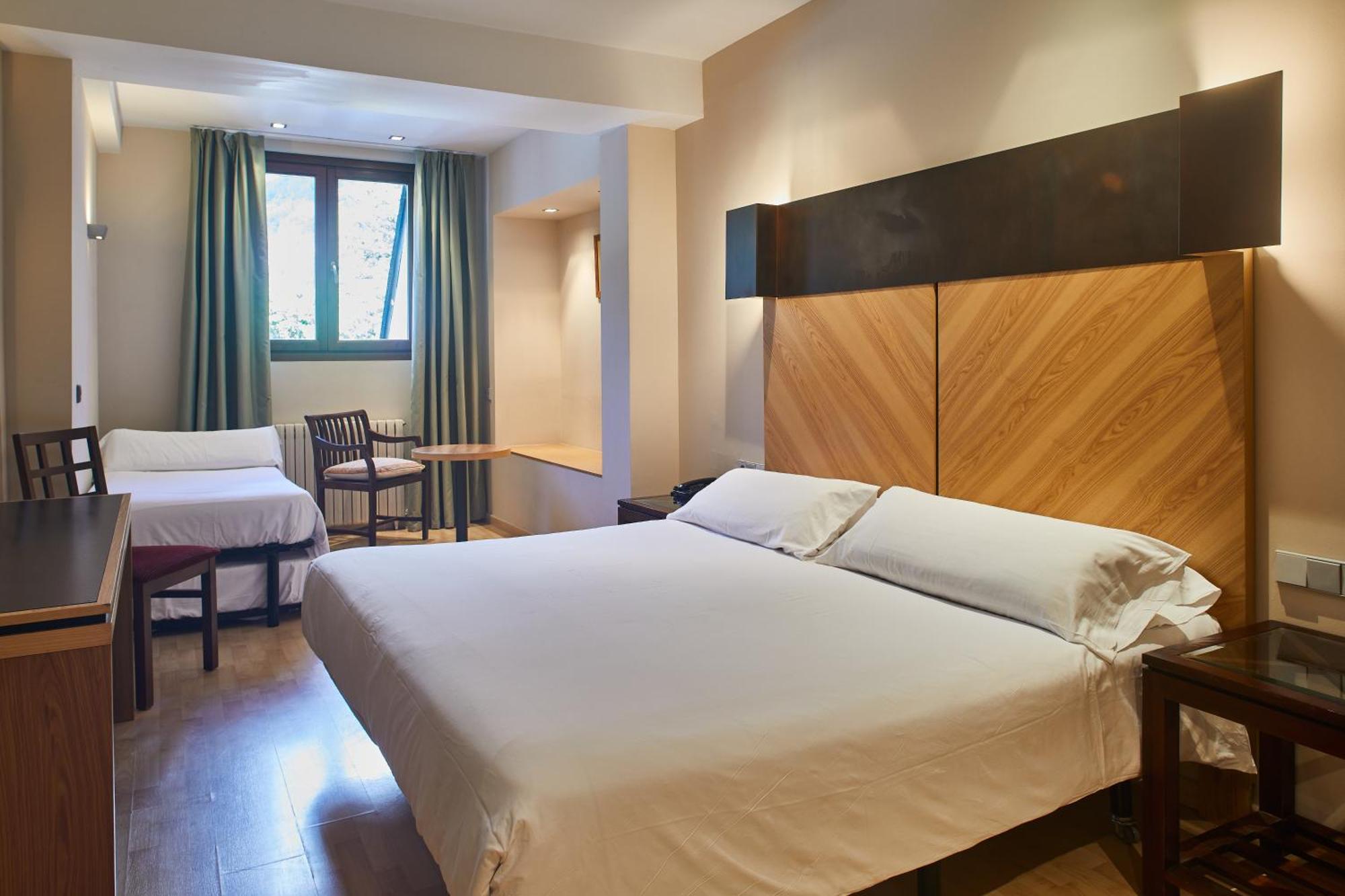 Triple Room,1255094953:JPEG
