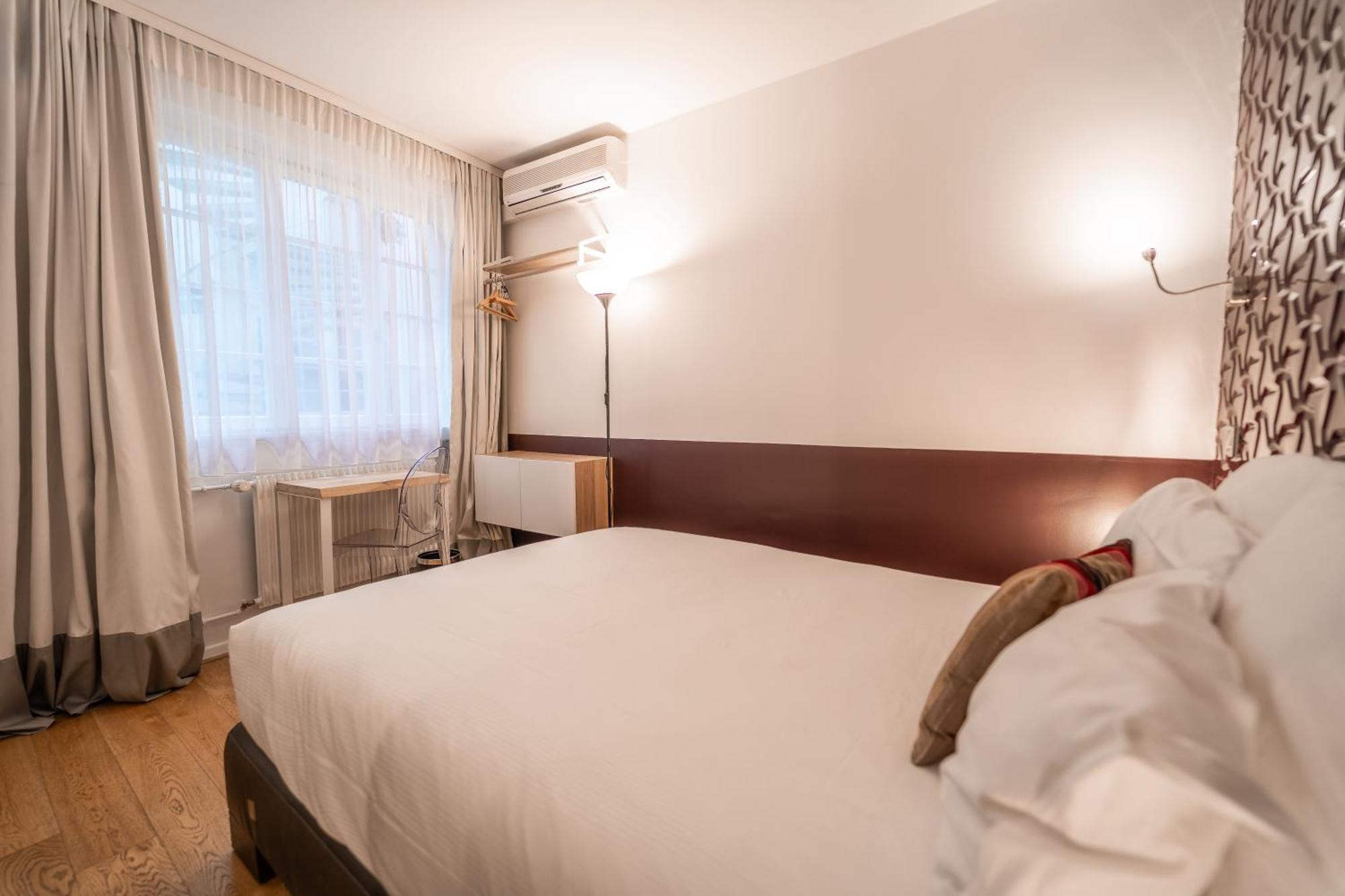Small Double Room,1666025234:JPEG