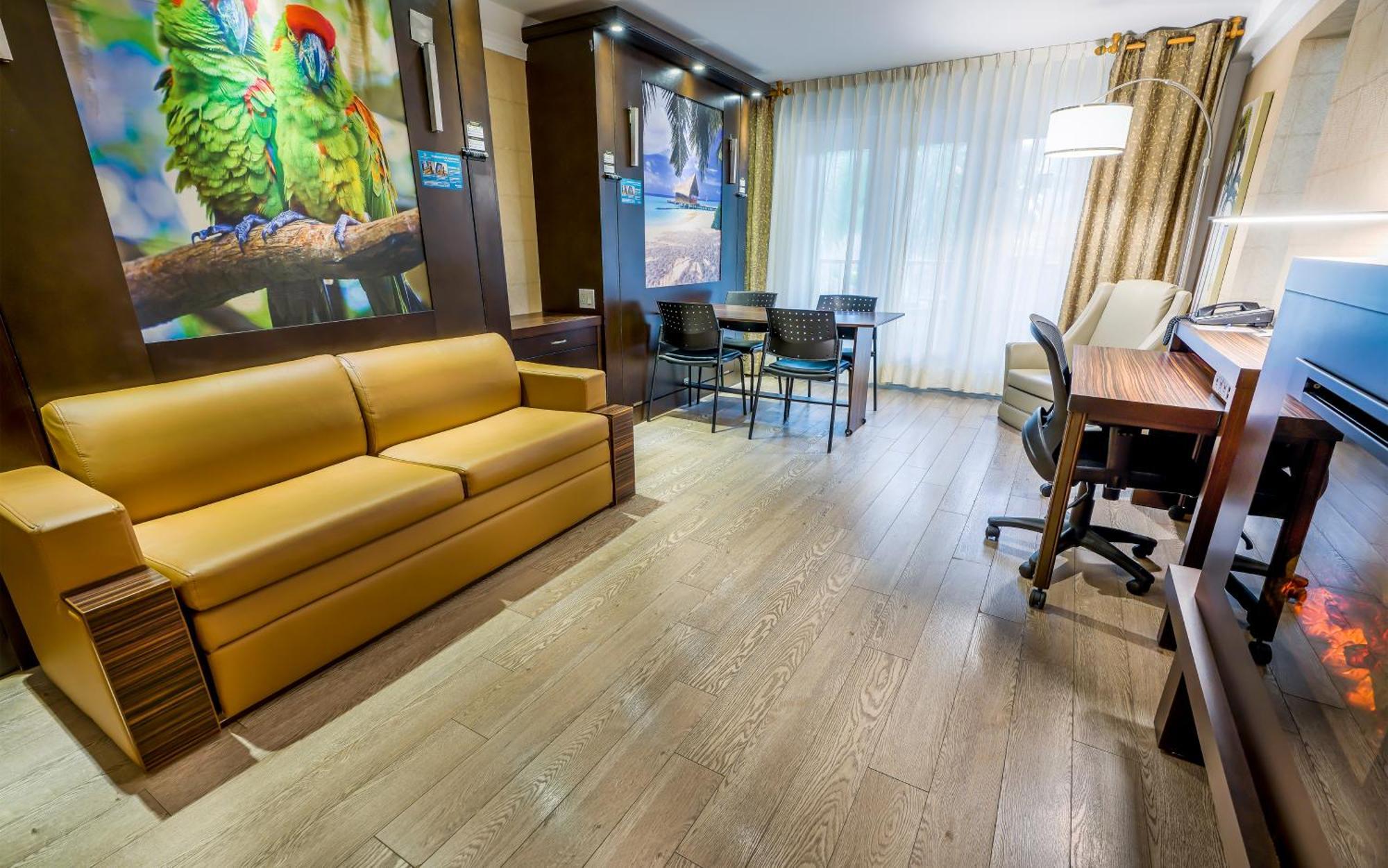 Chambre avec 2 Lits Queen-Size et Kitchenette - Vue sur Piscine