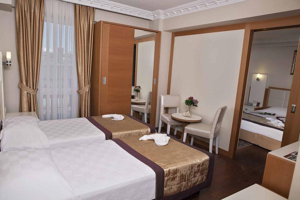 Quadruple Room,162558522:JPEG