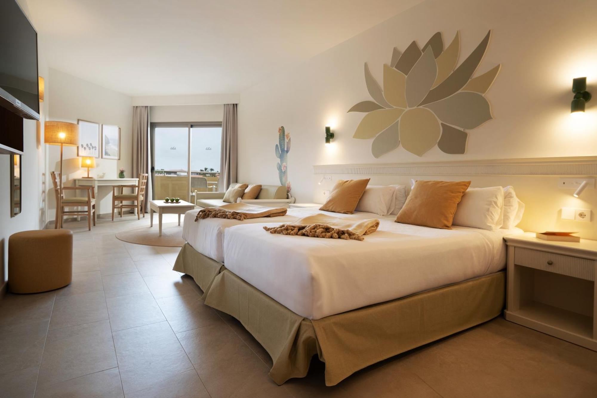Junior Suite,1627205407:JPEG