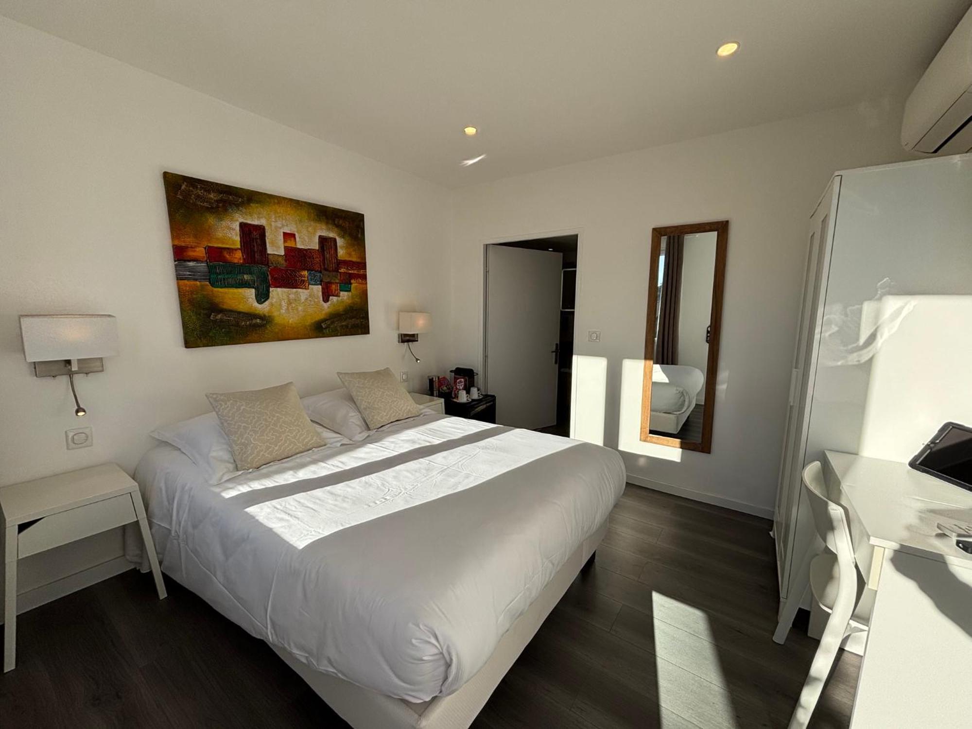 Double Room,1641031101:JPEG