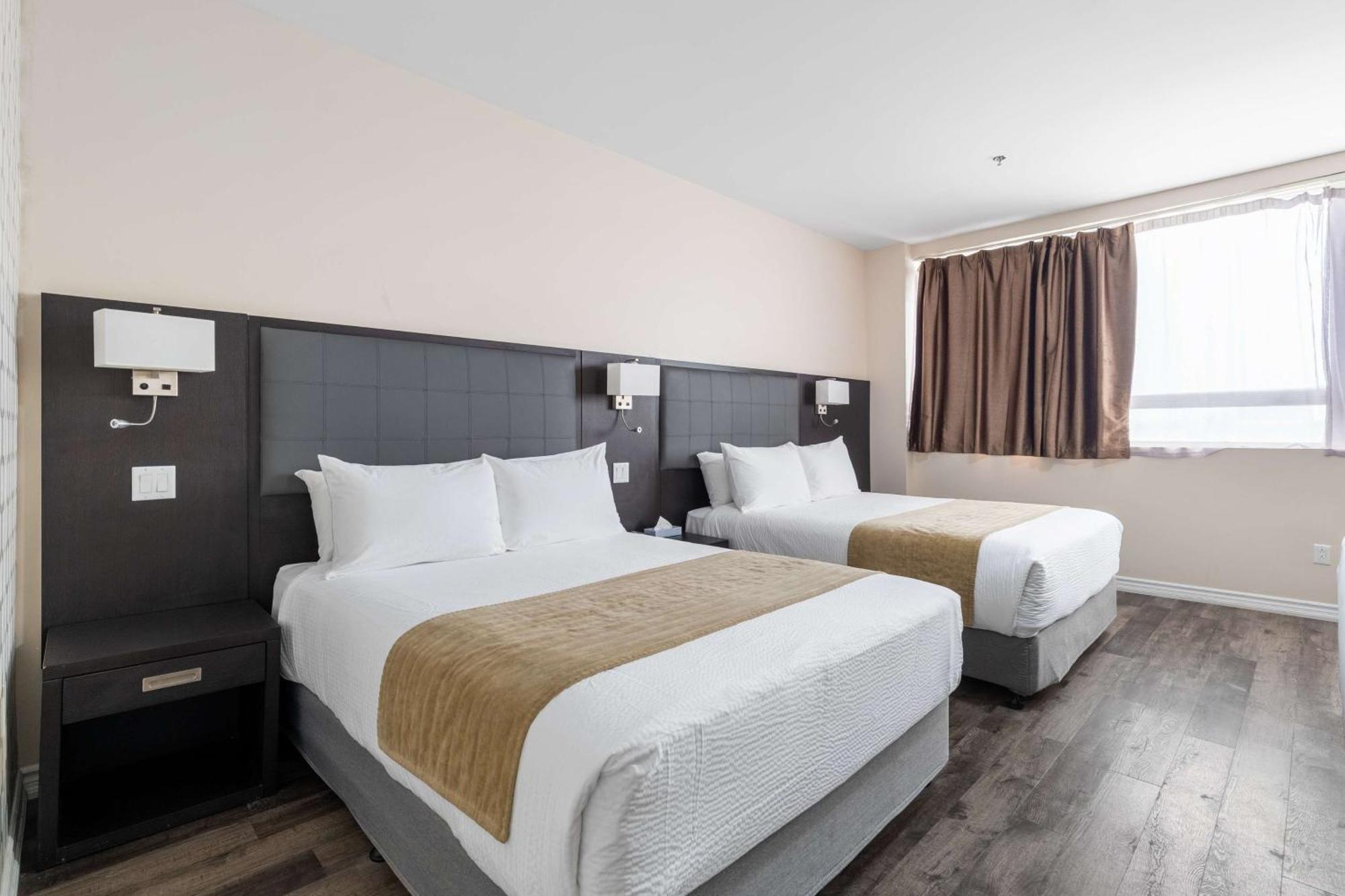 Suite avec 2 Lits Queen-Size et Coin Cuisine - Non-Fumeurs