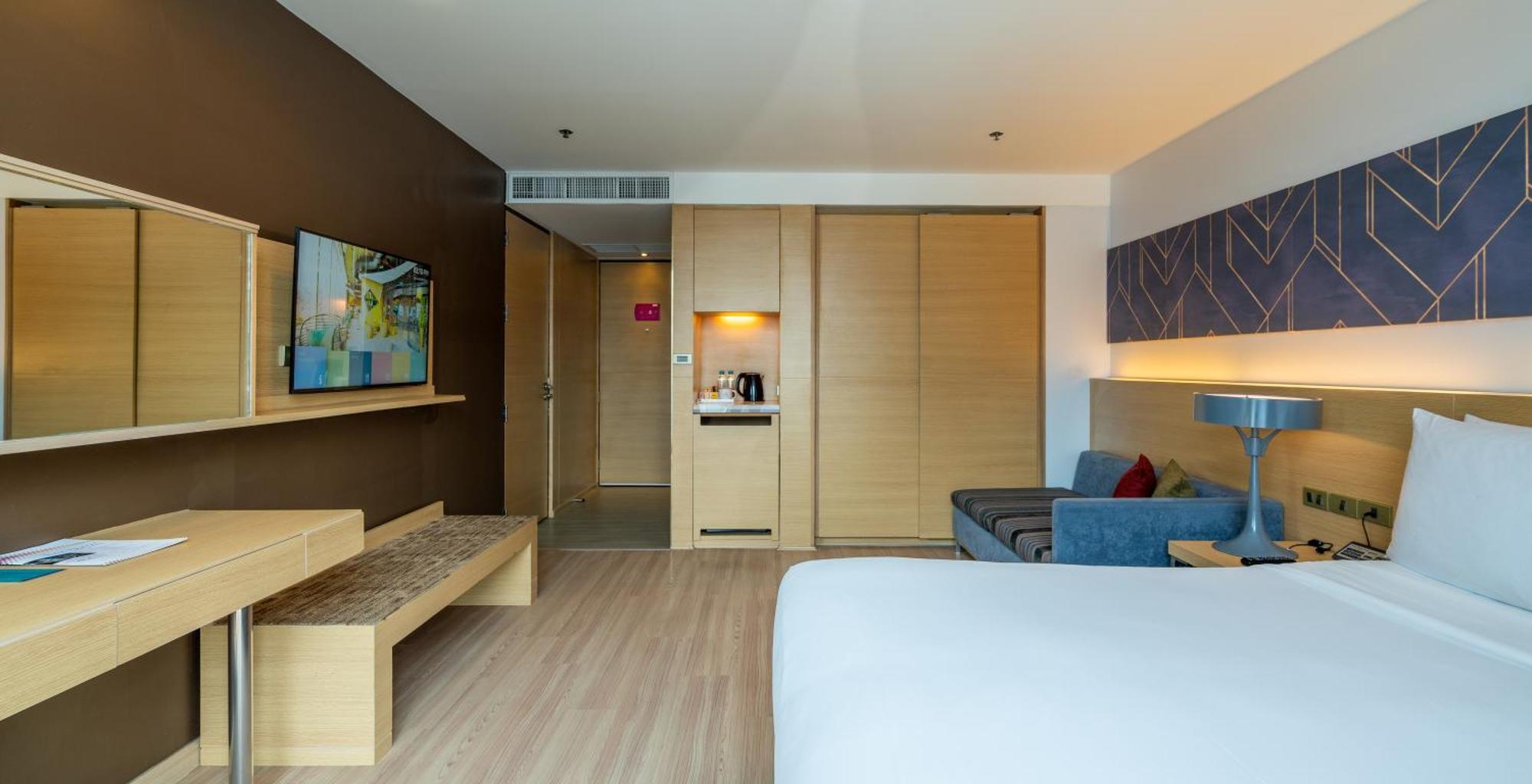 Deluxe King Room