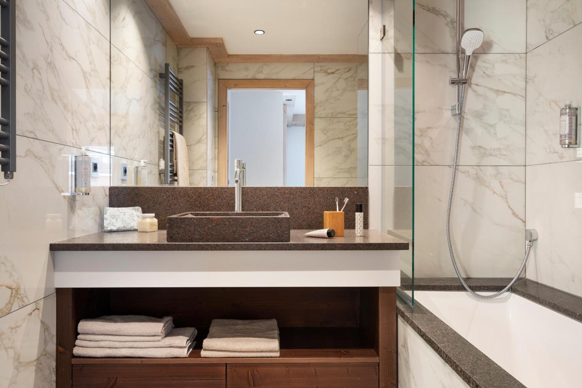 One bedroom apartment for 4 people with Spa Access,1705231693:JPEG