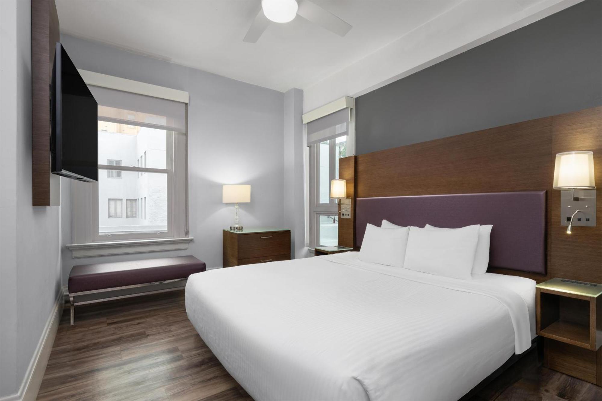 One-Bedroom King Suite Roll Shower Sofa Bed Work Desk Mobility Access or Non-Smoking,1742621944:JPEG