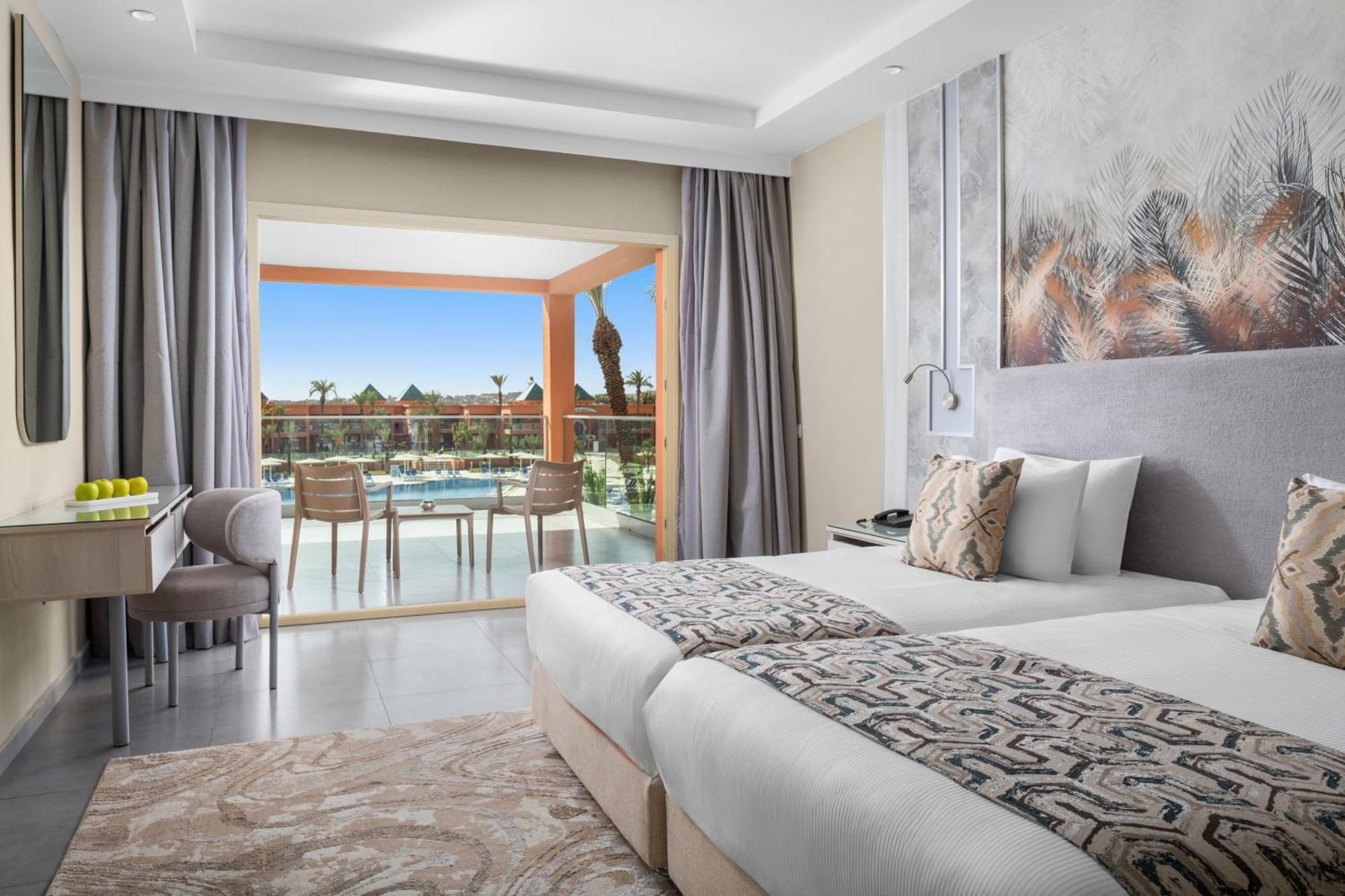Chambre Familiale - Vue sur Piscine