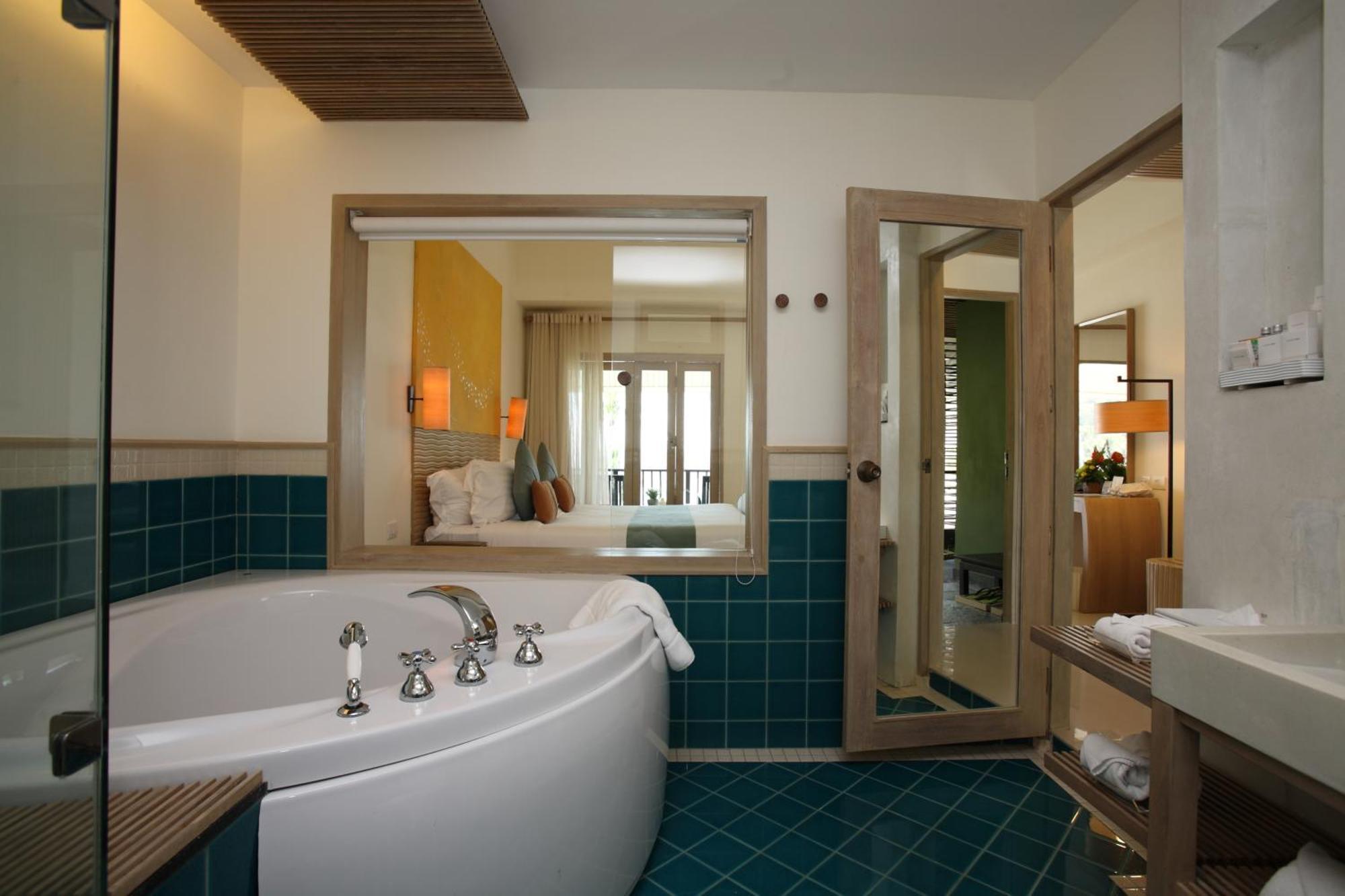 Deluxe Double Room with Ocean View,1697920647:JPEG