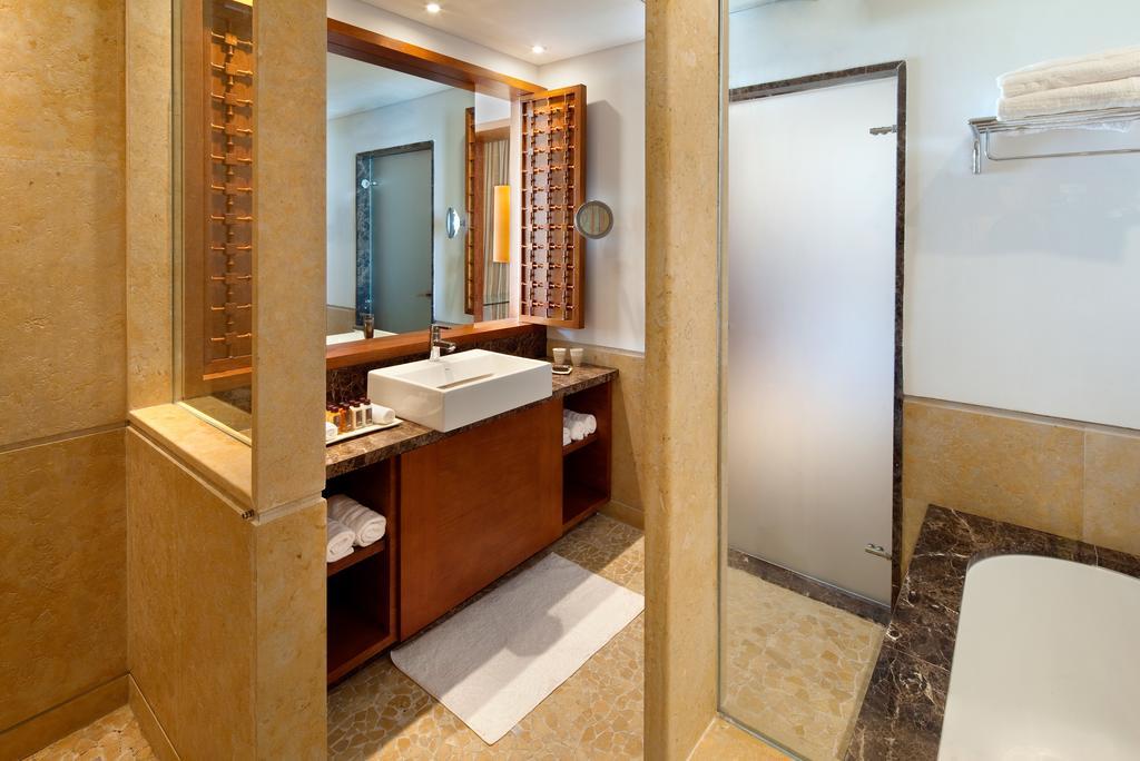 Chambre Double avec Balcon - Vue sur Cratère (2 Adultes)