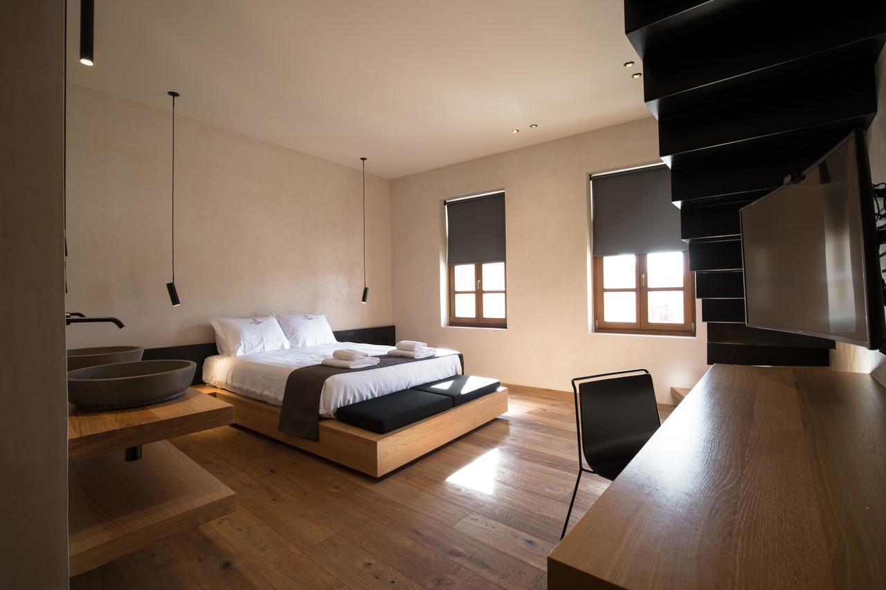 Suite Penthouse avec Terrasse Privée et Bain à Remous - Vue sur Vieille Ville