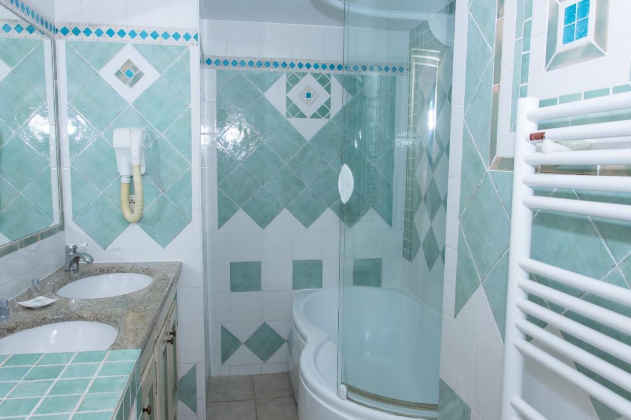 Suite with Balcony and Sea View (4 Adults + 2 Children) with Kitchen,991509511:JPEG