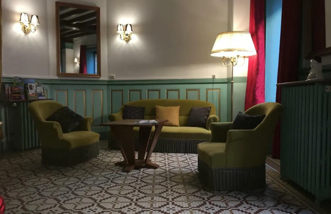 The Old Hotel Ravel Centre-1