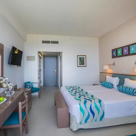 Cavo Maris Beach Hotel & Suites-3