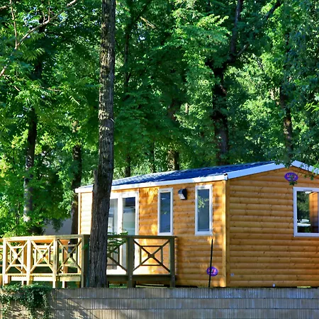 Albirondack Park Camping Lodge And Spa-3