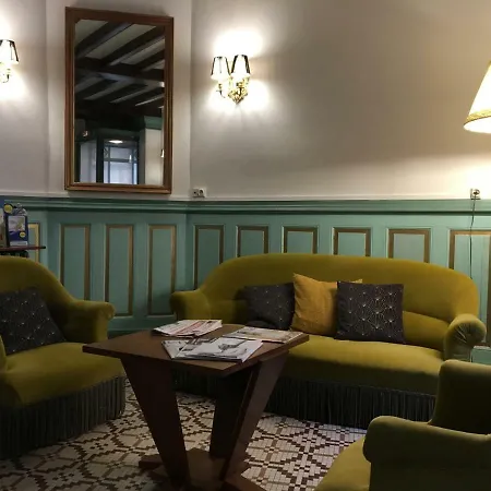 The Old Hotel Ravel Centre-2