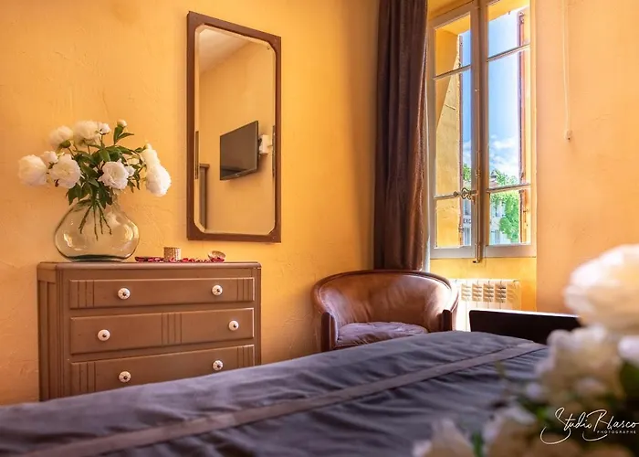 Resort: Le Relais Des Dentelles