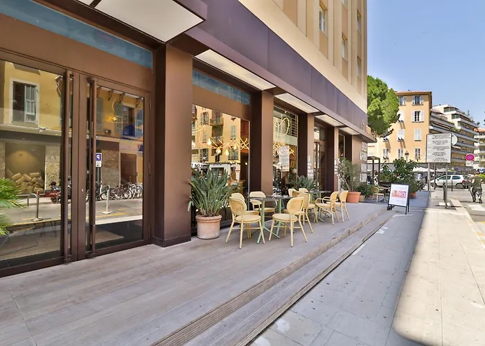 Hôtel accueillant les animaux: Hotel du Pin Nice Port