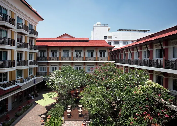 Motels Rambuttri Village Plaza
