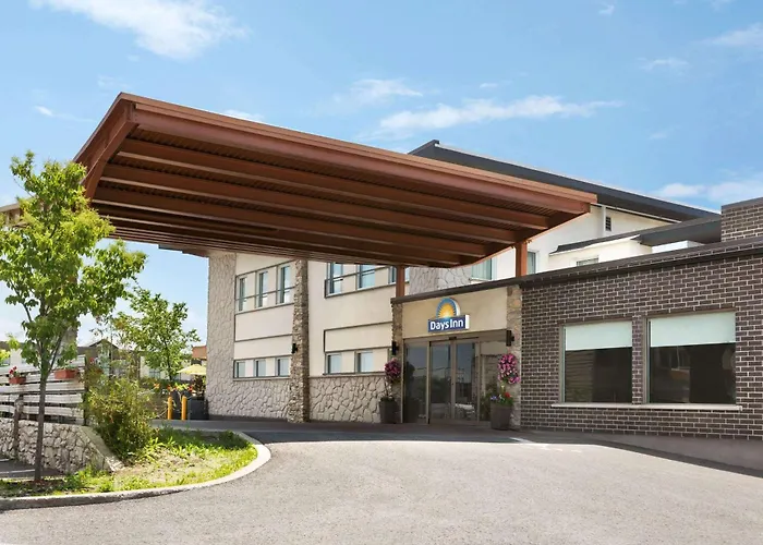 Self Catering: Days Inn By Wyndham Montreal East