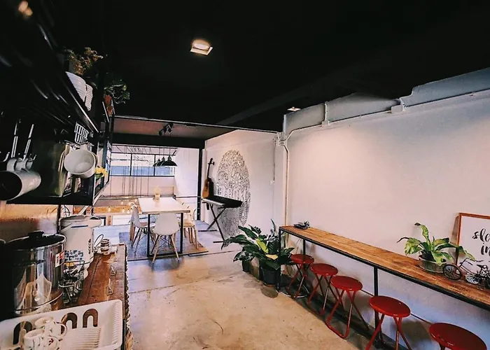 Bloomz Hostel
