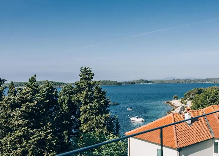 Hôtel bon marché: Pharia Hotel And Apartments - By The Beach