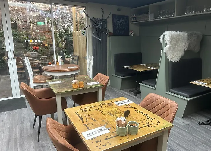 The Lemon Leaf Café Bar&Townhouse