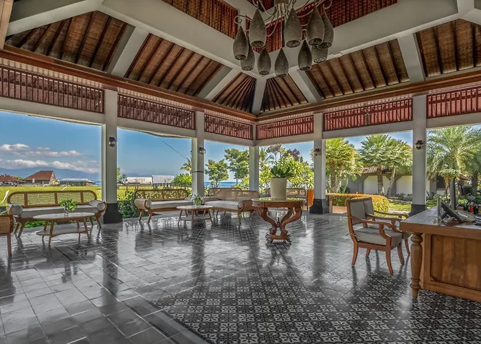 Club & Resort