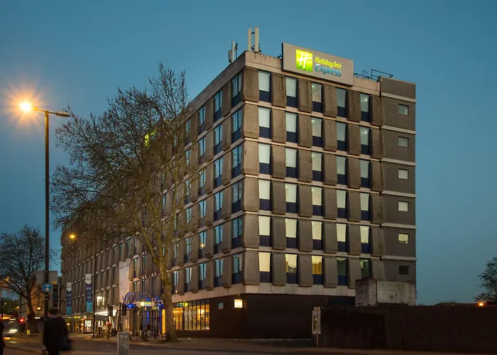  Holiday Inn Express Bristol City Centre By Ihg