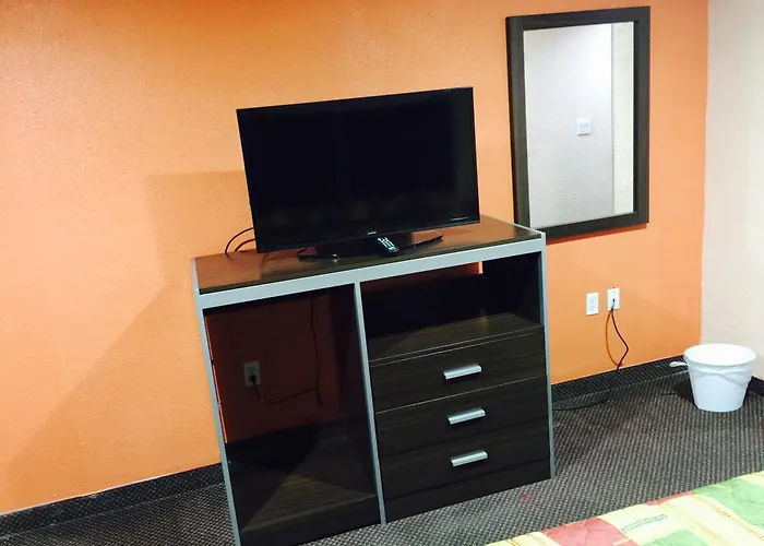 Scottish Inn & Suites Hobby Airport