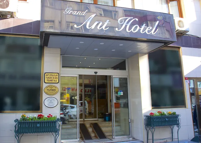 Resort: Grand Ant Hotel