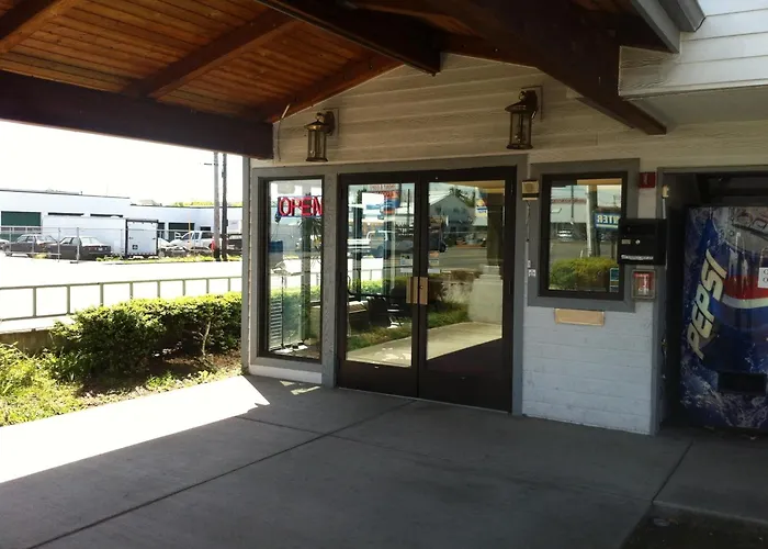 Motel: Crown Inn