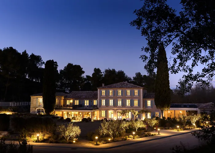 Hôtel pour familles: Domaine de Valmouriane