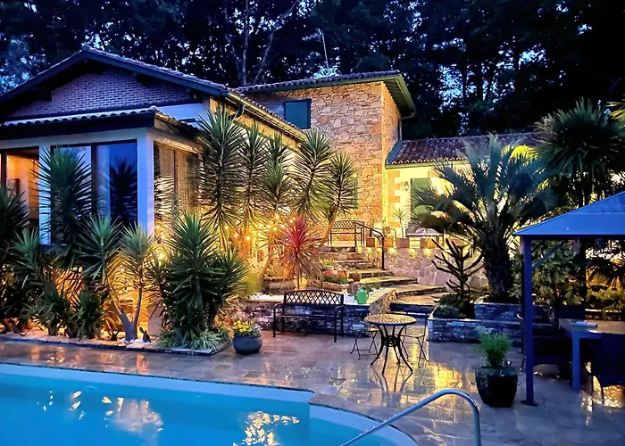 Location de vacances: Art-Villa Merkel - 28 Pers - 11 Chambr - 10 Wc - Piscine