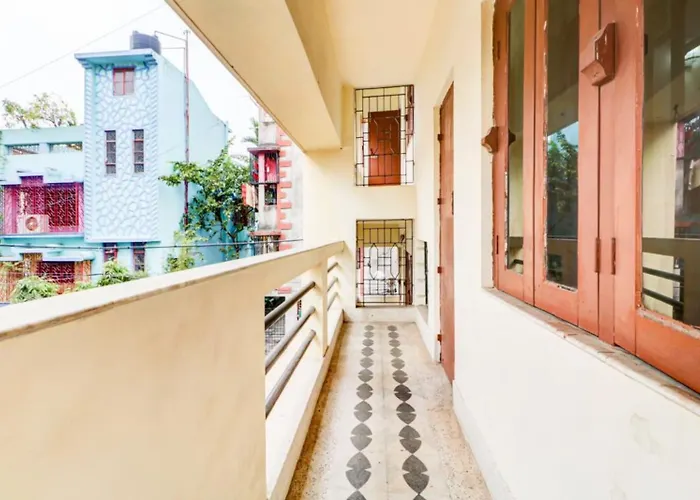 Goroomgo Gangotri Guest House Kolkata