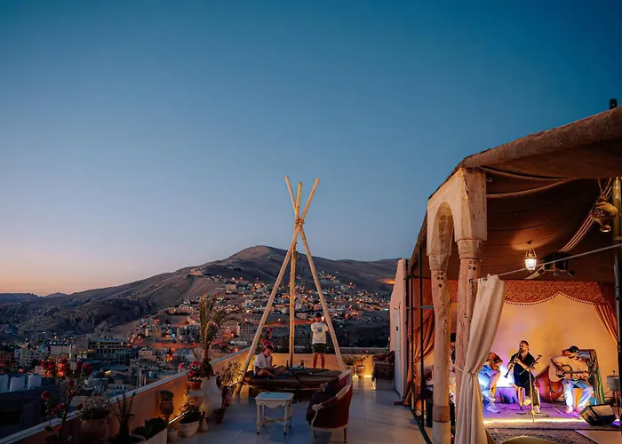 Nomads Hotel