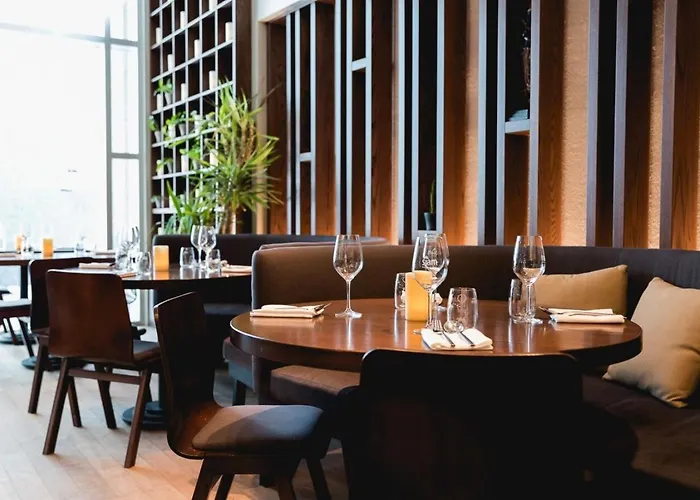 Hotel Le Crystal Montreal