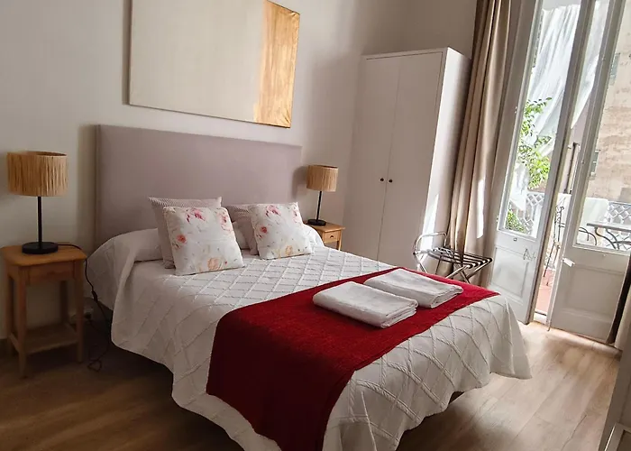  Casa Consell Gran Via, Guest House